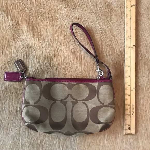 Coach clutch - Picture 4 of 4